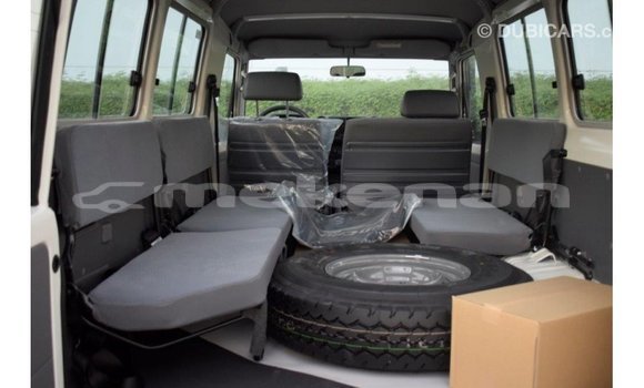 Buy Import Toyota Land Cruiser White Car in Import - Dubai in Aragatsotn Buy Import Toyota Land Cruiser White Car in Import - Dubai in Aragatsotn