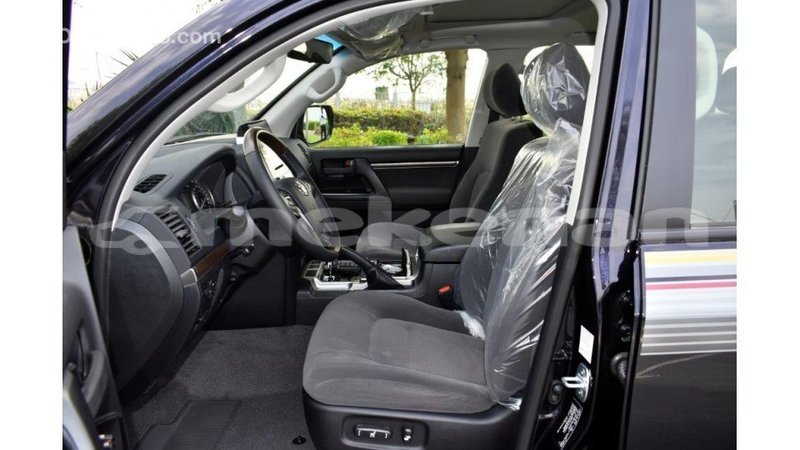 Big with watermark toyota land cruiser aragatsotn import dubai 2114