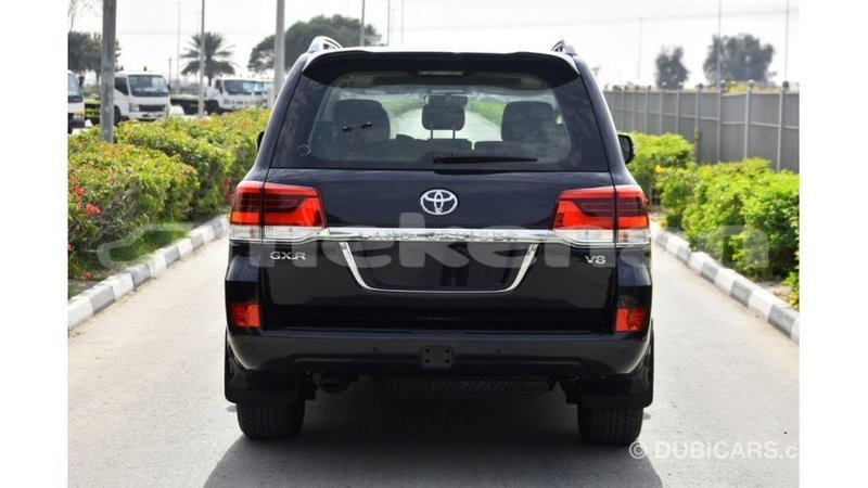 Big with watermark toyota land cruiser aragatsotn import dubai 2114