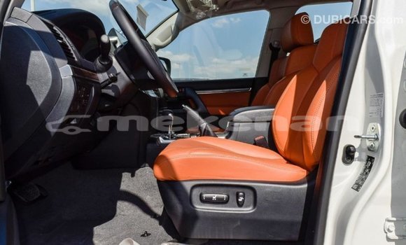 Buy Import Toyota Land Cruiser White Car in Import - Dubai in Aragatsotn Buy Import Toyota Land Cruiser White Car in Import - Dubai in Aragatsotn
