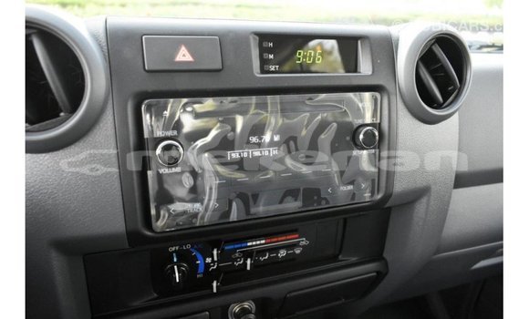 Buy Import Toyota Land Cruiser White Car in Import - Dubai in Aragatsotn Buy Import Toyota Land Cruiser White Car in Import - Dubai in Aragatsotn