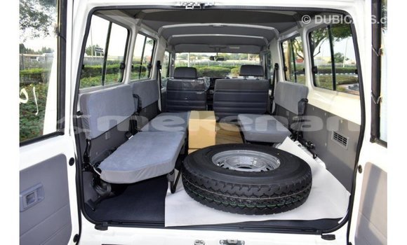 Buy Import Toyota Land Cruiser White Car in Import - Dubai in Aragatsotn Buy Import Toyota Land Cruiser White Car in Import - Dubai in Aragatsotn