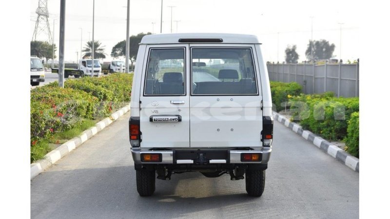 Big with watermark toyota land cruiser aragatsotn import dubai 2121