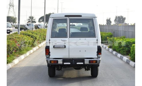 Buy Import Toyota Land Cruiser White Car in Import - Dubai in Aragatsotn Buy Import Toyota Land Cruiser White Car in Import - Dubai in Aragatsotn