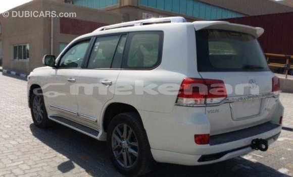 Buy Import Toyota Land Cruiser White Car in Import - Dubai in Aragatsotn Buy Import Toyota Land Cruiser White Car in Import - Dubai in Aragatsotn