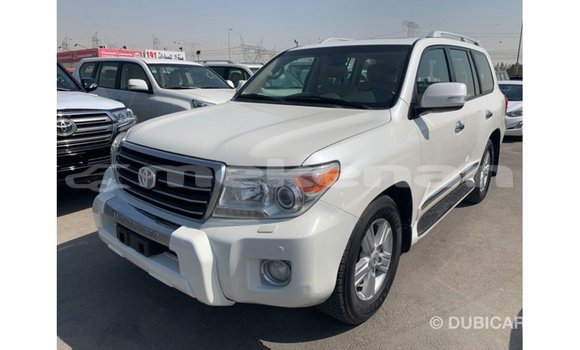 Buy Import Toyota Land Cruiser White Car in Import - Dubai in Aragatsotn Buy Import Toyota Land Cruiser White Car in Import - Dubai in Aragatsotn