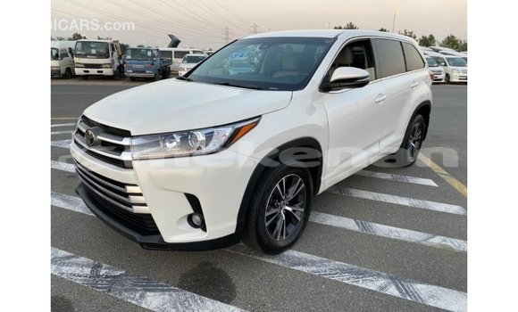 Buy Import Toyota Highlander White Car in Import - Dubai in Aragatsotn Buy Import Toyota Highlander White Car in Import - Dubai in Aragatsotn