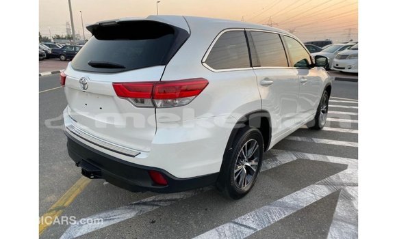 Buy Import Toyota Highlander White Car in Import - Dubai in Aragatsotn Buy Import Toyota Highlander White Car in Import - Dubai in Aragatsotn