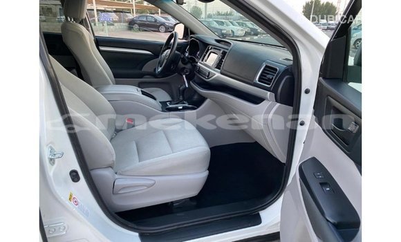 Buy Import Toyota Highlander White Car in Import - Dubai in Aragatsotn Buy Import Toyota Highlander White Car in Import - Dubai in Aragatsotn