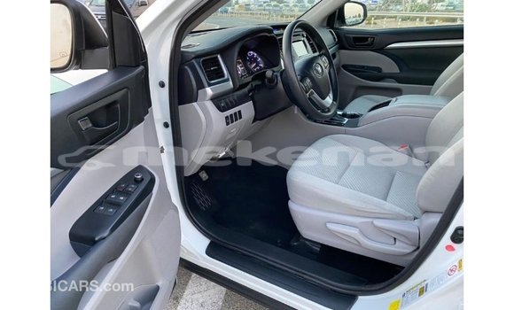 Buy Import Toyota Highlander White Car in Import - Dubai in Aragatsotn Buy Import Toyota Highlander White Car in Import - Dubai in Aragatsotn