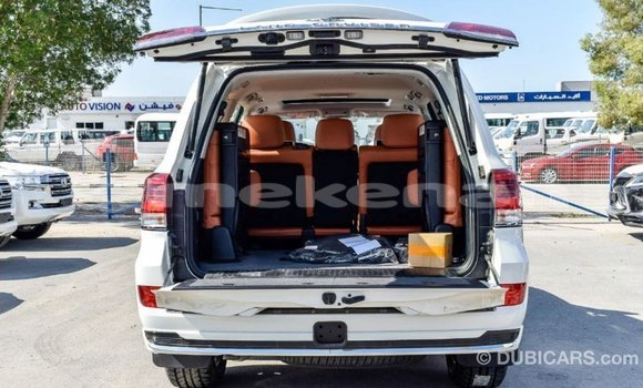 Buy Import Toyota Land Cruiser White Car in Import - Dubai in Aragatsotn Buy Import Toyota Land Cruiser White Car in Import - Dubai in Aragatsotn