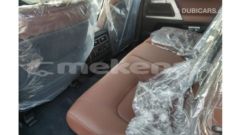 Big with watermark toyota land cruiser aragatsotn import dubai 2142