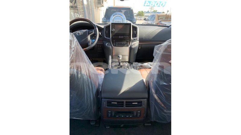 Big with watermark toyota land cruiser aragatsotn import dubai 2142