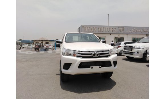 Buy Import Toyota Hilux White Car in Import - Dubai in Aragatsotn Buy Import Toyota Hilux White Car in Import - Dubai in Aragatsotn