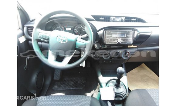 Buy Import Toyota Hilux White Car in Import - Dubai in Aragatsotn Buy Import Toyota Hilux White Car in Import - Dubai in Aragatsotn
