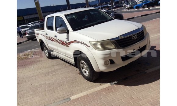 Buy Import Toyota Hilux White Car in Import - Dubai in Aragatsotn Buy Import Toyota Hilux White Car in Import - Dubai in Aragatsotn