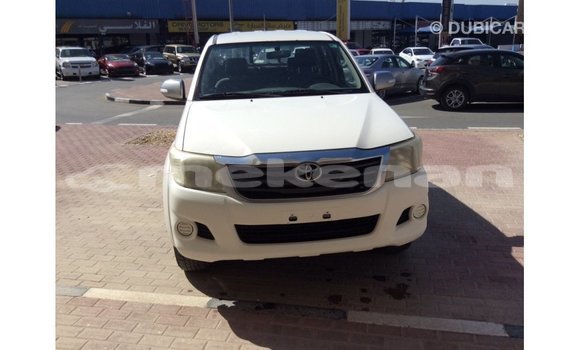 Buy Import Toyota Hilux White Car in Import - Dubai in Aragatsotn Buy Import Toyota Hilux White Car in Import - Dubai in Aragatsotn