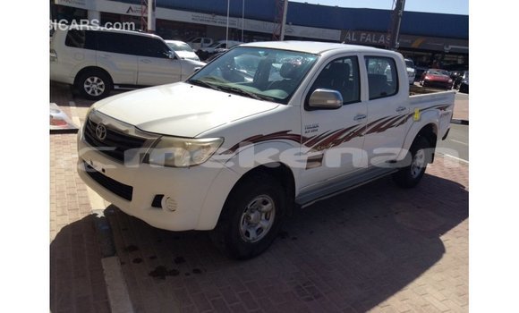 Buy Import Toyota Hilux White Car in Import - Dubai in Aragatsotn Buy Import Toyota Hilux White Car in Import - Dubai in Aragatsotn