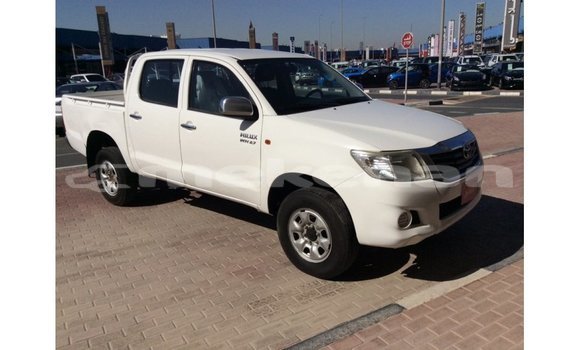 Buy Import Toyota Hilux White Car in Import - Dubai in Aragatsotn Buy Import Toyota Hilux White Car in Import - Dubai in Aragatsotn