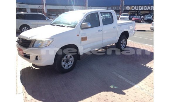 Buy Import Toyota Hilux White Car in Import - Dubai in Aragatsotn Buy Import Toyota Hilux White Car in Import - Dubai in Aragatsotn