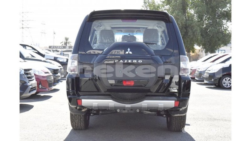 Big with watermark mitsubishi pajero aragatsotn import dubai 2203