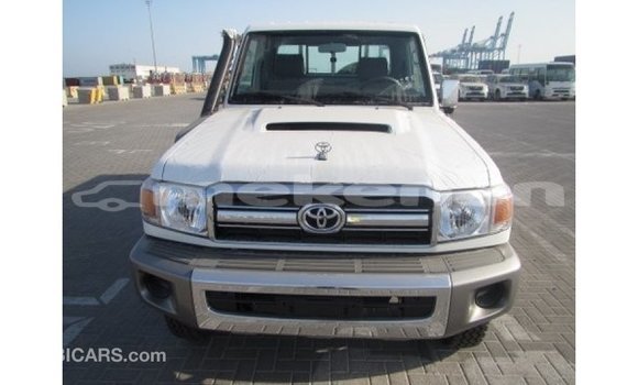 Buy Import Toyota Land Cruiser White Car in Import - Dubai in Aragatsotn Buy Import Toyota Land Cruiser White Car in Import - Dubai in Aragatsotn