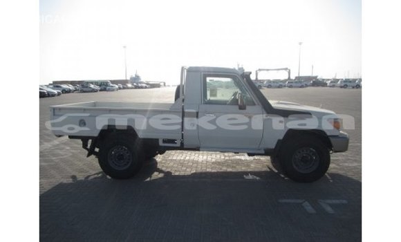 Buy Import Toyota Land Cruiser White Car in Import - Dubai in Aragatsotn Buy Import Toyota Land Cruiser White Car in Import - Dubai in Aragatsotn