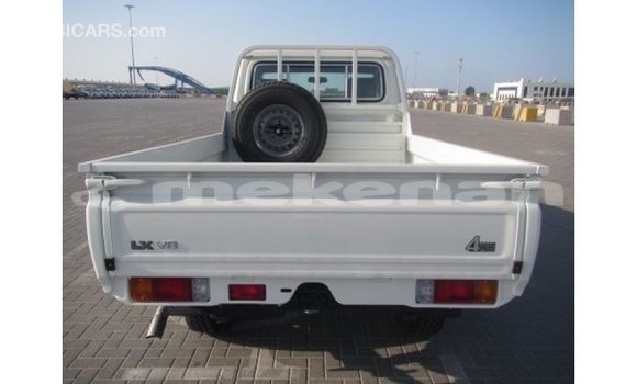 Buy Import Toyota Land Cruiser White Car in Import - Dubai in Aragatsotn Buy Import Toyota Land Cruiser White Car in Import - Dubai in Aragatsotn