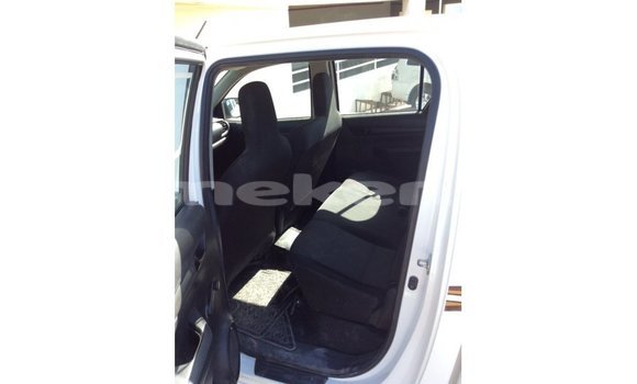Buy Import Toyota Hilux White Car in Import - Dubai in Aragatsotn Buy Import Toyota Hilux White Car in Import - Dubai in Aragatsotn