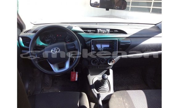 Buy Import Toyota Hilux White Car in Import - Dubai in Aragatsotn Buy Import Toyota Hilux White Car in Import - Dubai in Aragatsotn