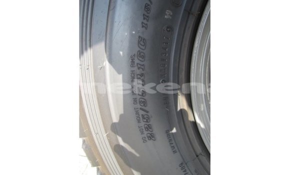 Buy Import Toyota Land Cruiser White Car in Import - Dubai in Aragatsotn Buy Import Toyota Land Cruiser White Car in Import - Dubai in Aragatsotn