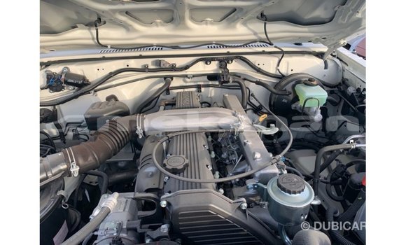 Buy Import Toyota Land Cruiser White Car in Import - Dubai in Aragatsotn Buy Import Toyota Land Cruiser White Car in Import - Dubai in Aragatsotn
