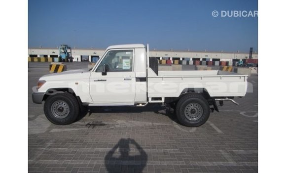 Buy Import Toyota Land Cruiser White Car in Import - Dubai in Aragatsotn Buy Import Toyota Land Cruiser White Car in Import - Dubai in Aragatsotn
