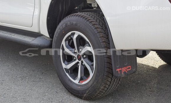 Buy Import Toyota Hilux White Car in Import - Dubai in Aragatsotn Buy Import Toyota Hilux White Car in Import - Dubai in Aragatsotn