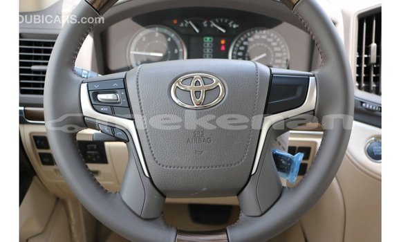 Buy Import Toyota Land Cruiser White Car in Import - Dubai in Aragatsotn Buy Import Toyota Land Cruiser White Car in Import - Dubai in Aragatsotn