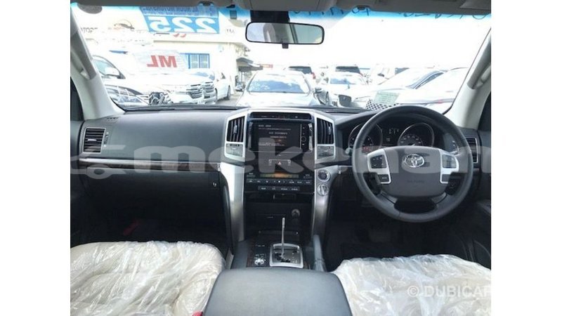 Big with watermark toyota land cruiser aragatsotn import dubai 2236