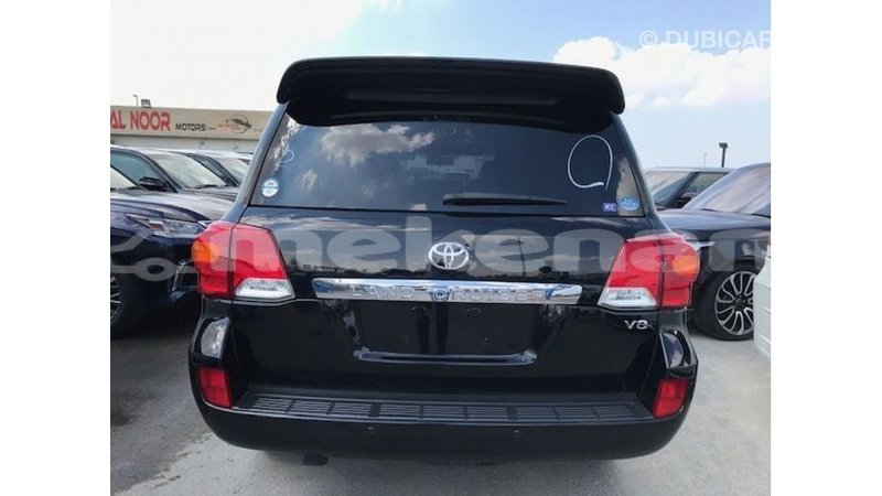 Big with watermark toyota land cruiser aragatsotn import dubai 2236