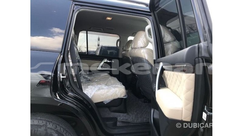Big with watermark toyota land cruiser aragatsotn import dubai 2236