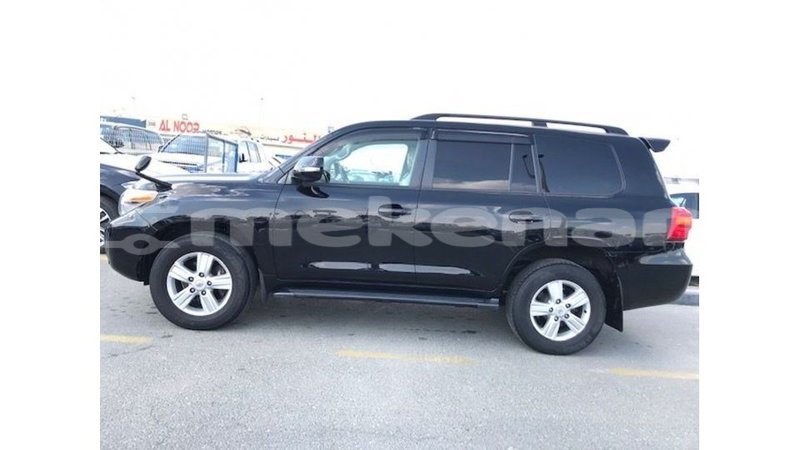 Big with watermark toyota land cruiser aragatsotn import dubai 2236