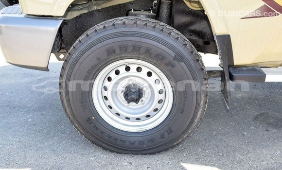 Buy Import Toyota Land Cruiser Beige Car in Import - Dubai in Aragatsotn Buy Import Toyota Land Cruiser Beige Car in Import - Dubai in Aragatsotn