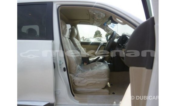 Buy Import Toyota Prado White Car in Import - Dubai in Aragatsotn Buy Import Toyota Prado White Car in Import - Dubai in Aragatsotn