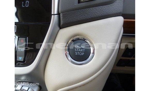 Buy Import Toyota Land Cruiser White Car in Import - Dubai in Aragatsotn Buy Import Toyota Land Cruiser White Car in Import - Dubai in Aragatsotn