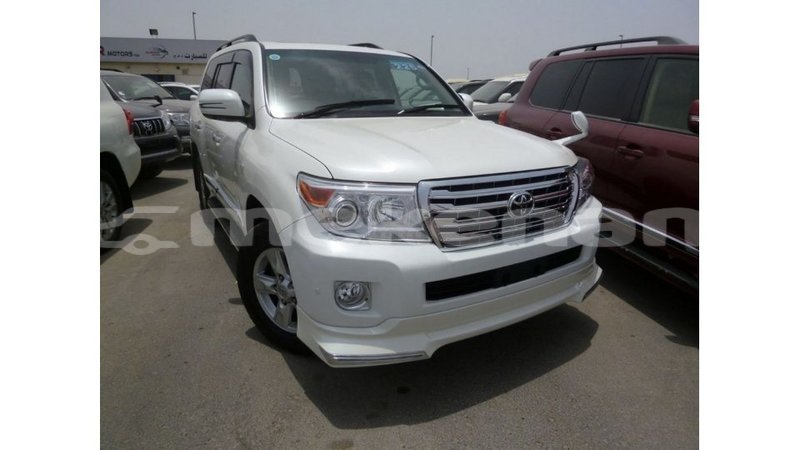 Big with watermark toyota land cruiser aragatsotn import dubai 2282
