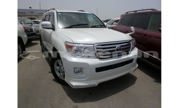 Buy Import Toyota Land Cruiser White Car in Import - Dubai in Aragatsotn Buy Import Toyota Land Cruiser White Car in Import - Dubai in Aragatsotn