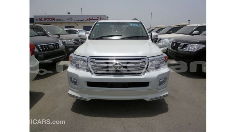Big with watermark toyota land cruiser aragatsotn import dubai 2282