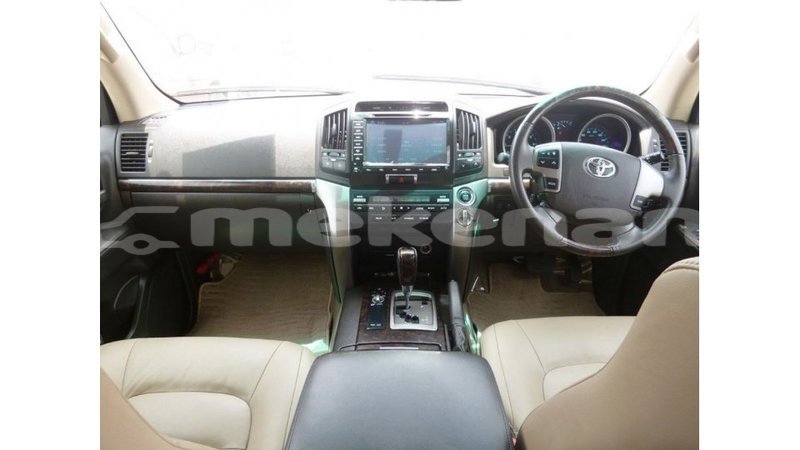 Big with watermark toyota land cruiser aragatsotn import dubai 2282