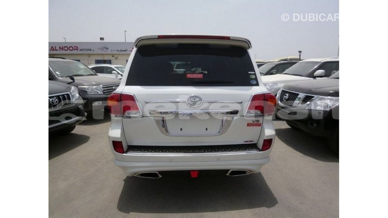 Big with watermark toyota land cruiser aragatsotn import dubai 2282