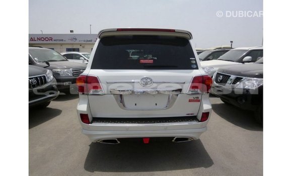 Buy Import Toyota Land Cruiser White Car in Import - Dubai in Aragatsotn Buy Import Toyota Land Cruiser White Car in Import - Dubai in Aragatsotn