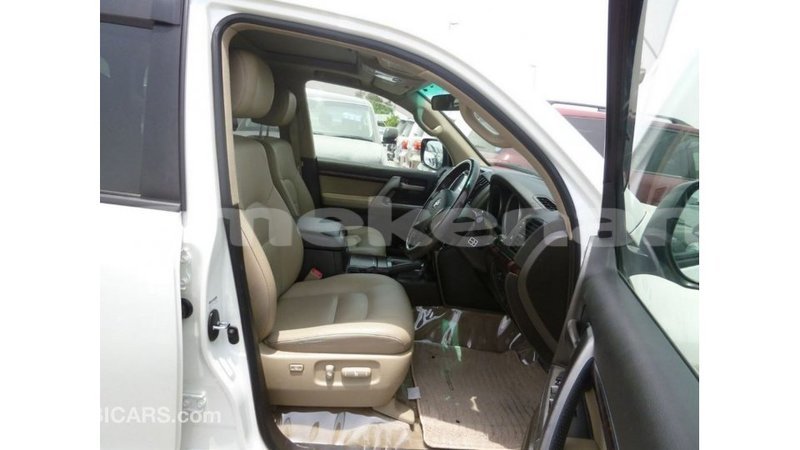 Big with watermark toyota land cruiser aragatsotn import dubai 2282