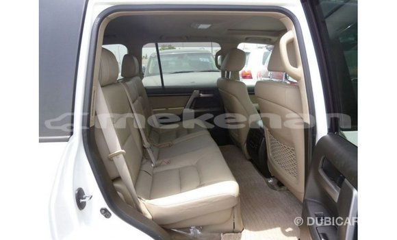 Buy Import Toyota Land Cruiser White Car in Import - Dubai in Aragatsotn Buy Import Toyota Land Cruiser White Car in Import - Dubai in Aragatsotn